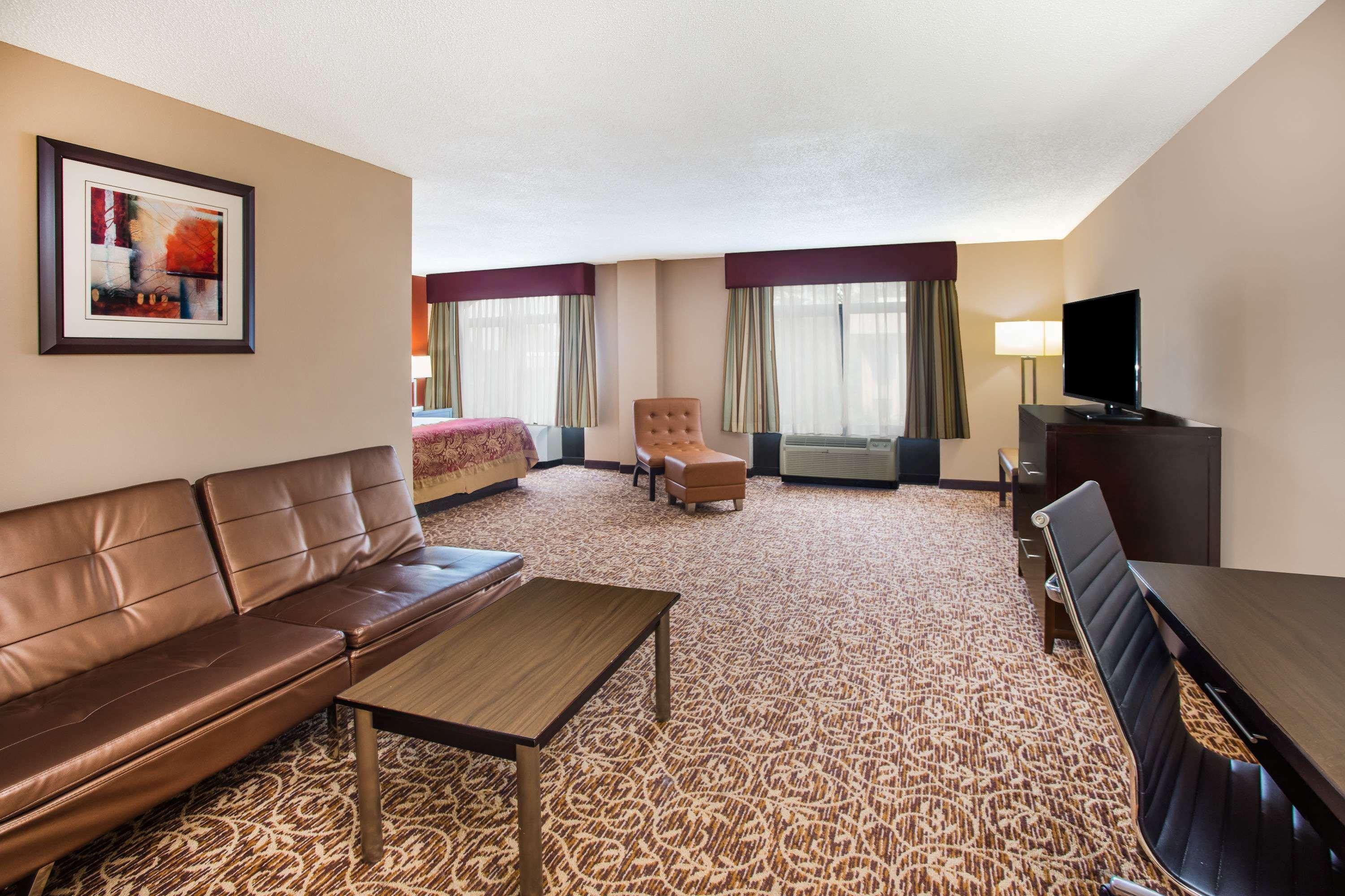 Wingate By Wyndham Atlanta Galleria/ Ballpark