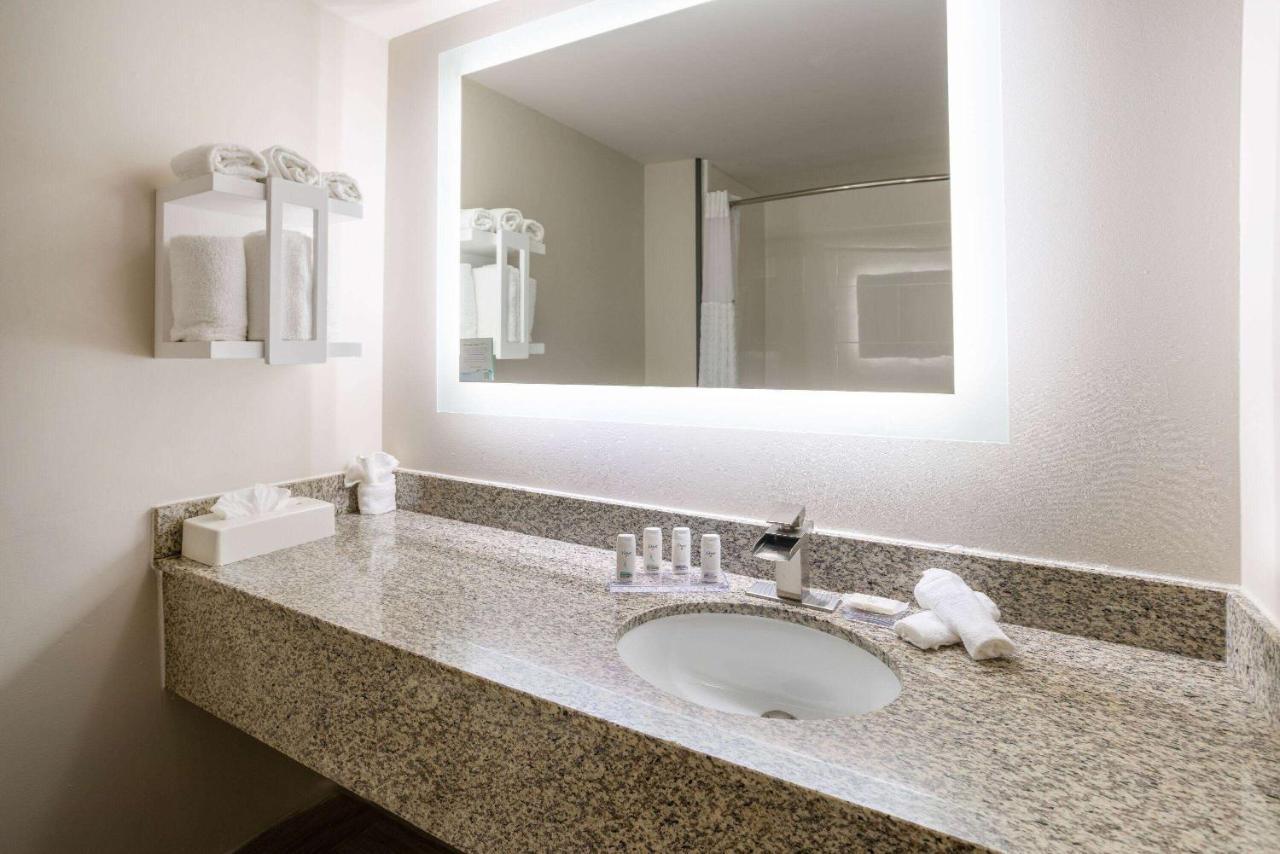 Hotel Wingate By Wyndham Atlanta Galleria/ Ballpark Smyrna