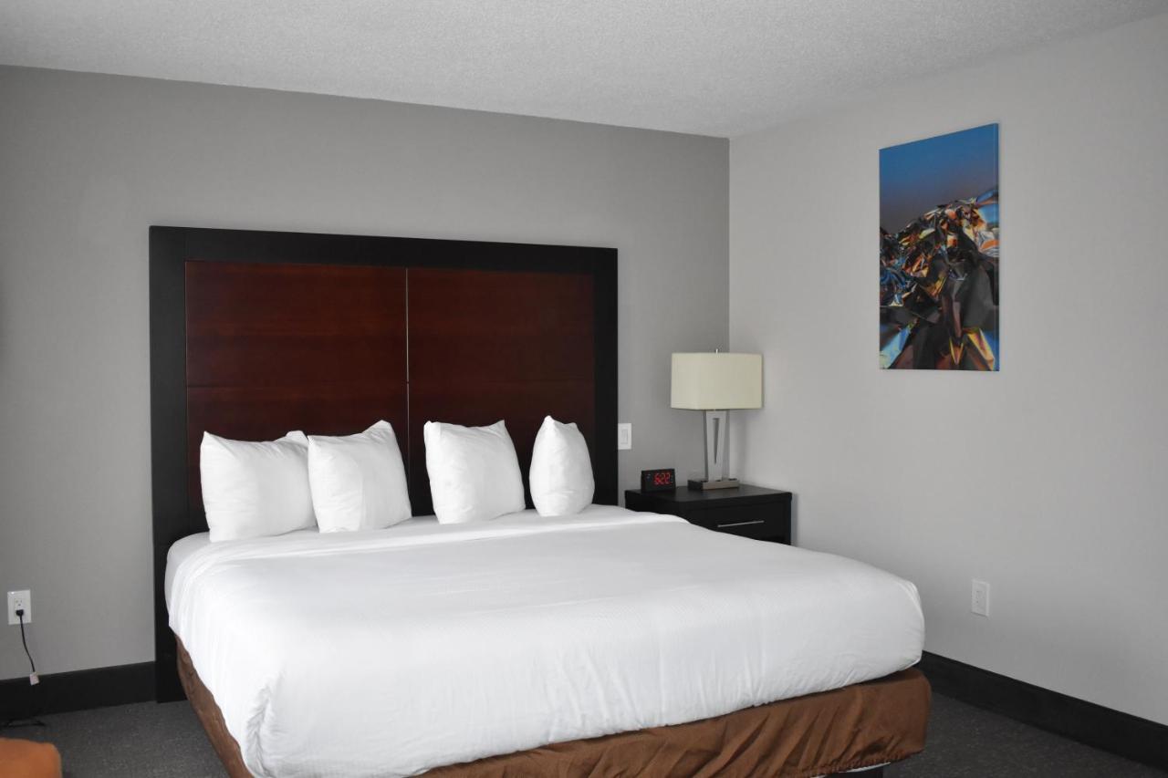 Wingate By Wyndham Atlanta Galleria/ Ballpark 2*